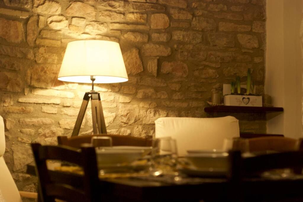 Francesco House Family Apartment Assisi Bagian luar foto